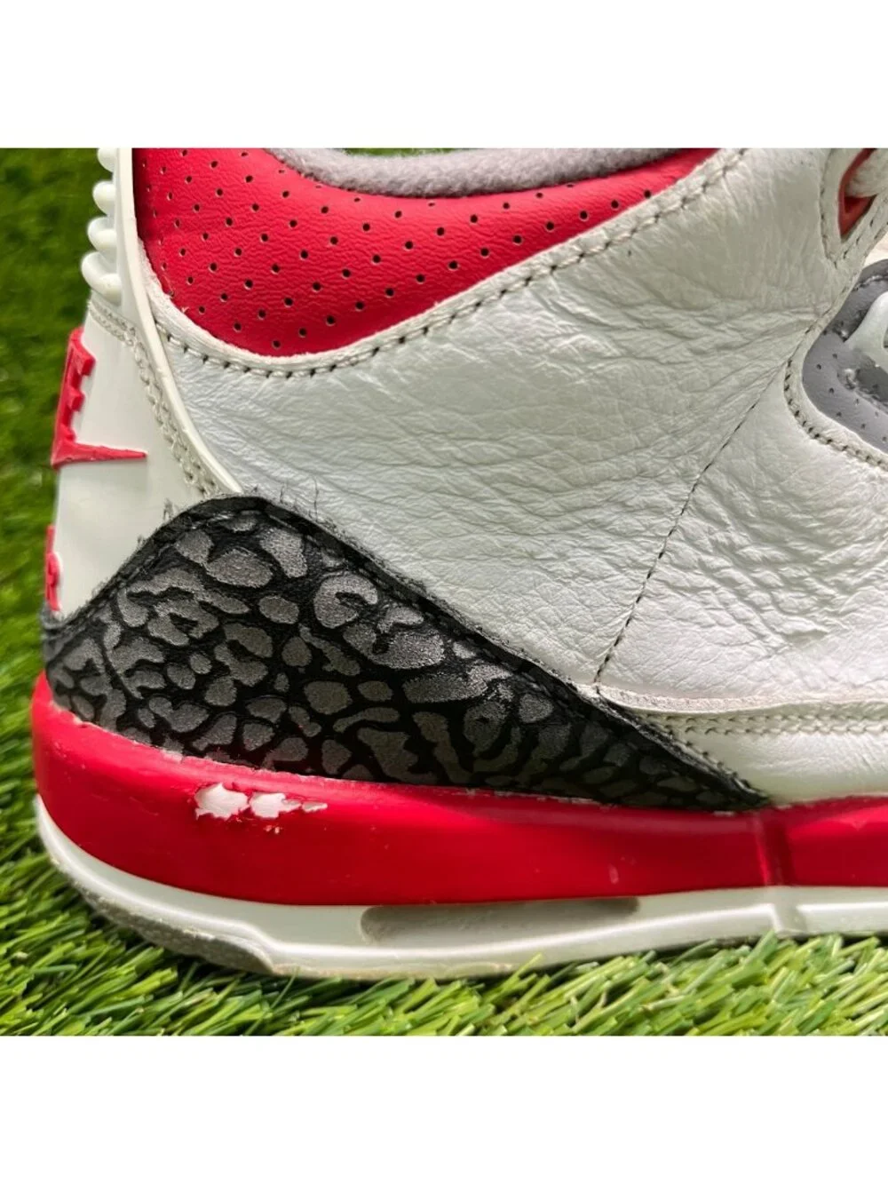 Nike Air Jordan 3 Retro Fire Red White Boys Size 5.5Y Basketball Shoes Sneakers